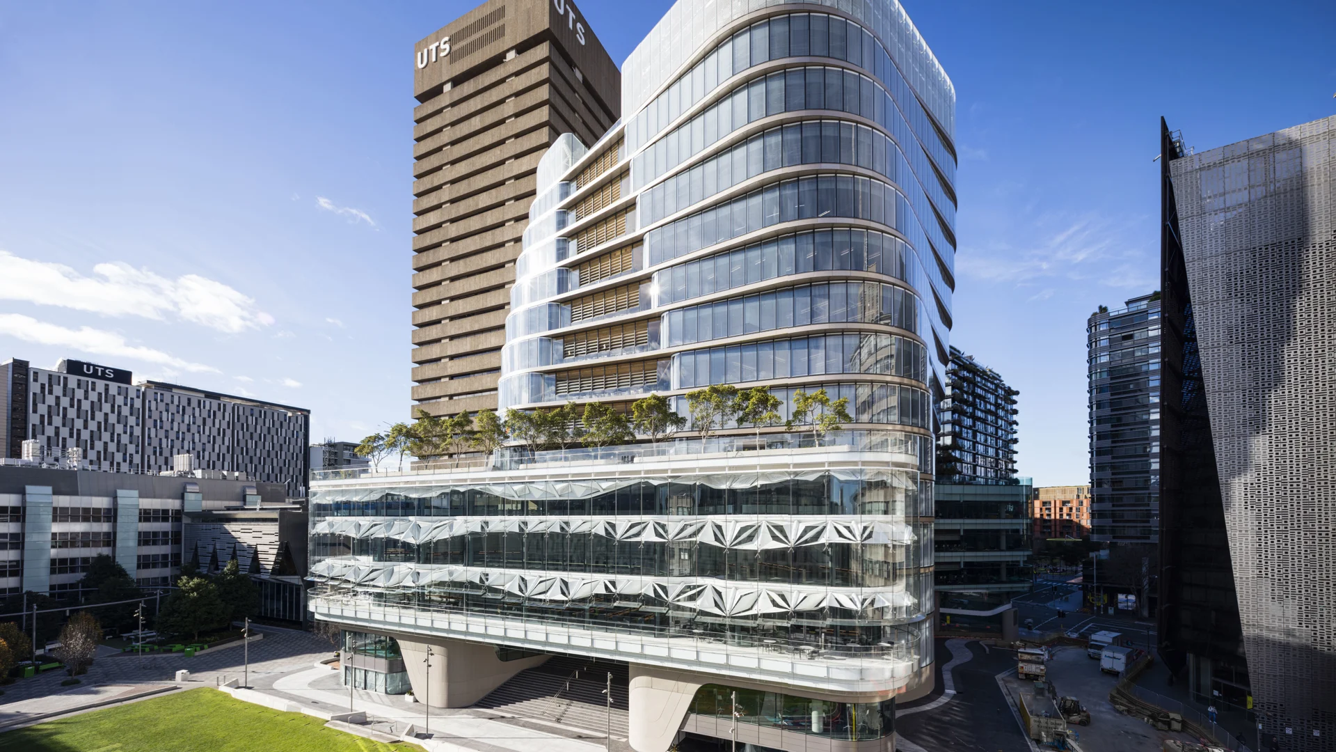 81 Vietnamese Gifted High Schools Recognised for Direct Entry to University of Technology Sydney – Australia’s #1 Young University