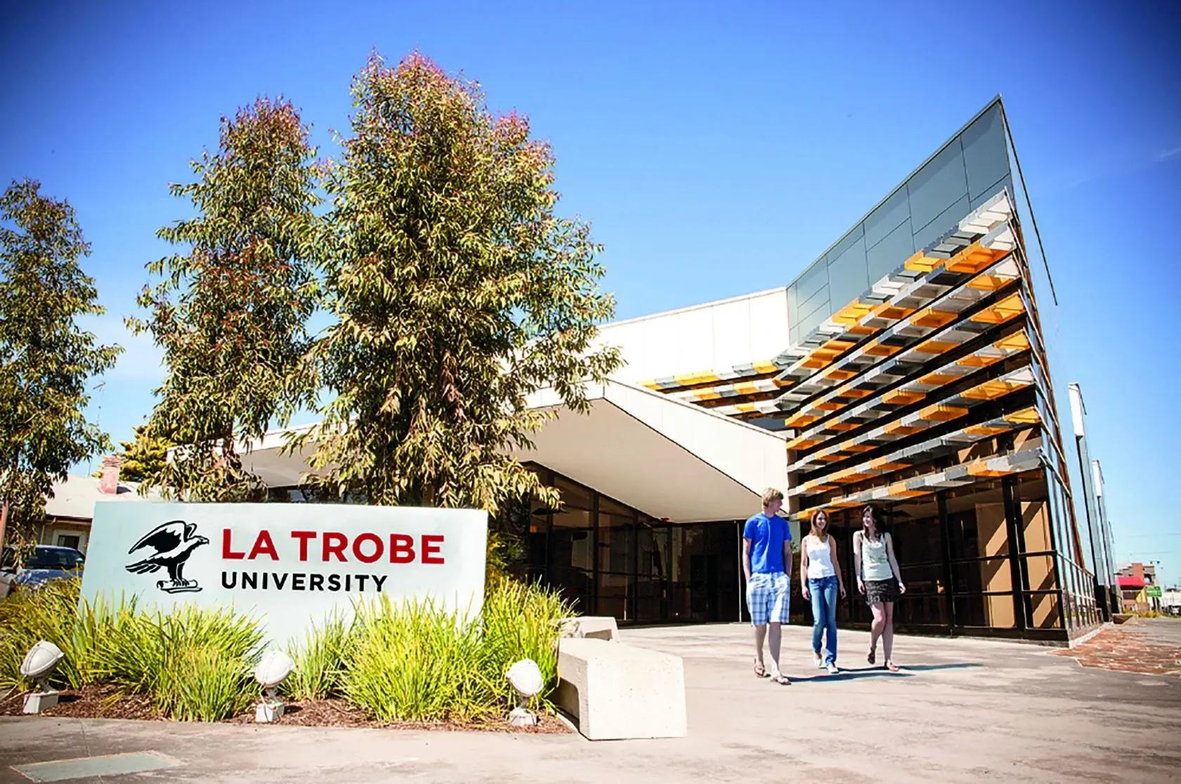 LAST CALL: Secure 20 – 100% Scholarships at La Trobe University & a Post-Study Work Pathway of up to 5 Years in Australia