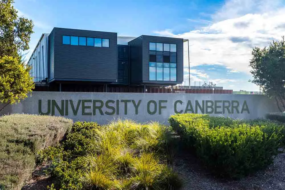 Đại học Canberra & Cao đẳng Canberra, Úc