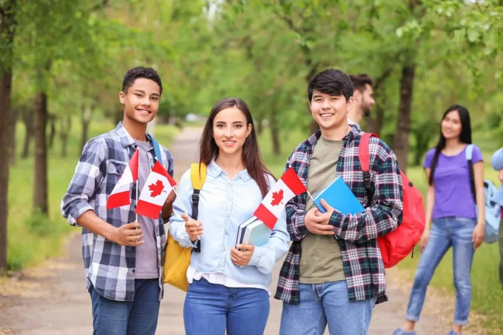 CANADA CÔNG BỐ CHỈ TIÊU TUYỂN SINH THEO BANG CHO NĂM HỌC 2025